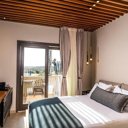 Uma Ray Suites Fira  Esterno foto