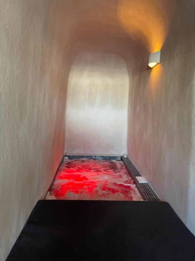 Uma Ray Suites Fira  Esterno foto