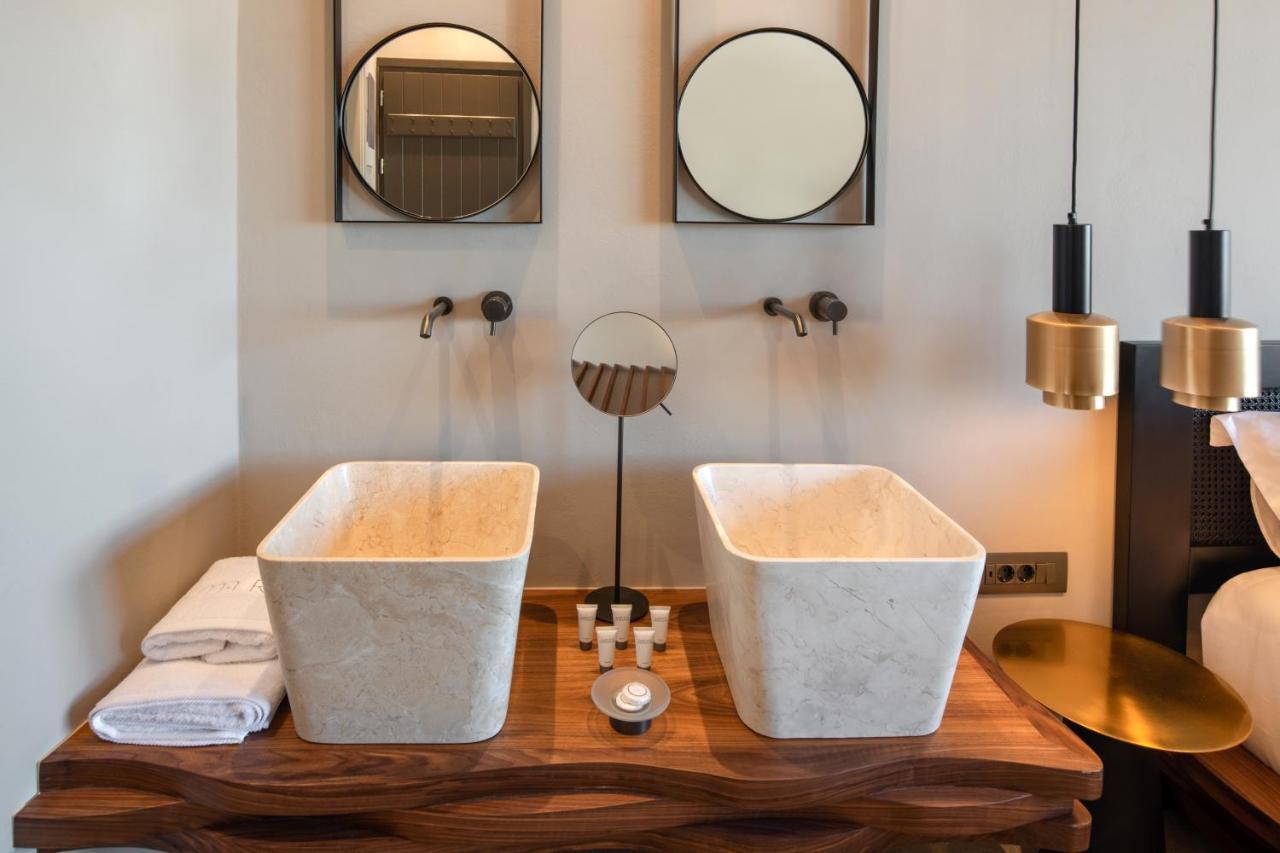 Uma Ray Suites Fira  Esterno foto
