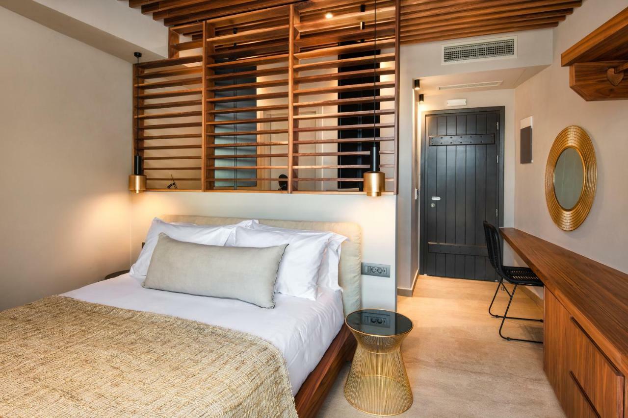Uma Ray Suites Fira  Esterno foto