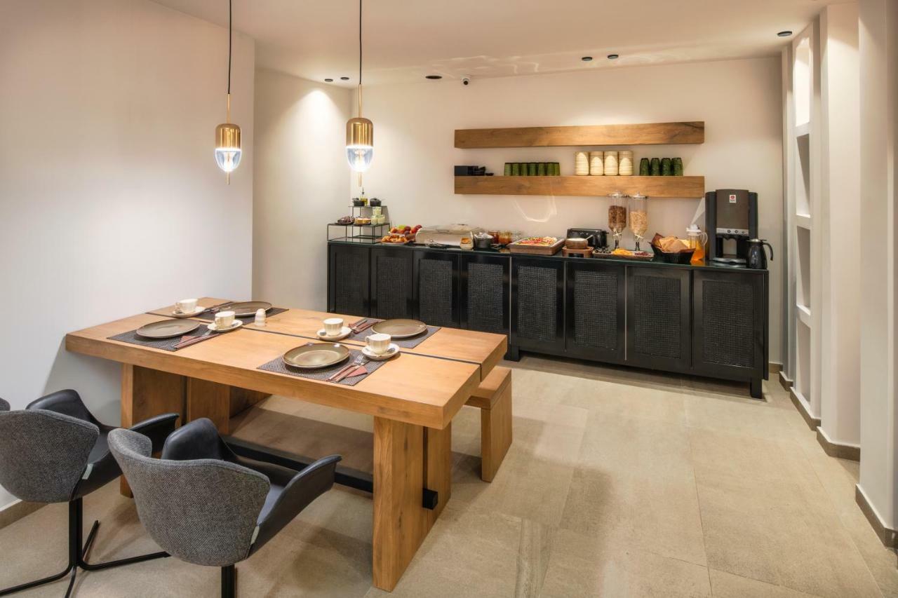 Uma Ray Suites Fira  Esterno foto
