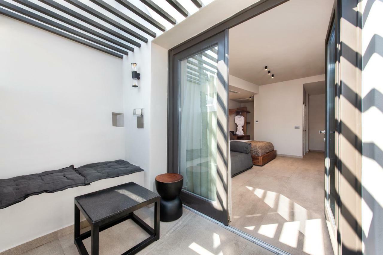 Uma Ray Suites Fira  Esterno foto